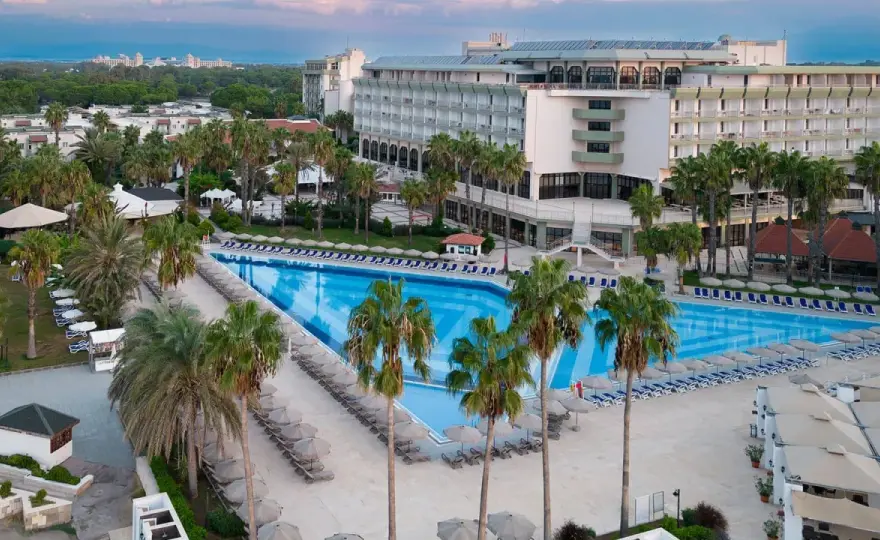 Adora Hotel Belek - Czy to idealny resort dla Ciebie?