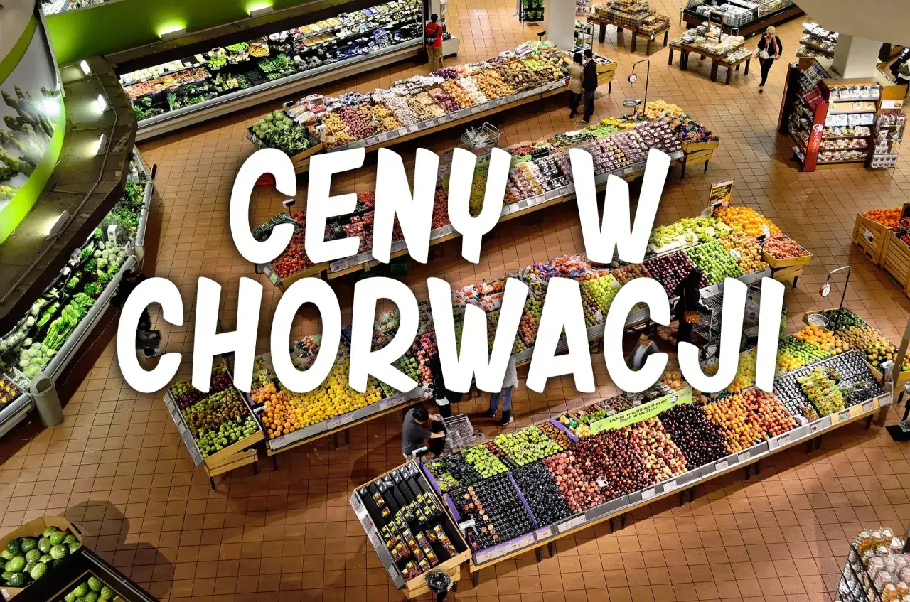 Kolorowy supermarket z owocami i warzywami. Napis